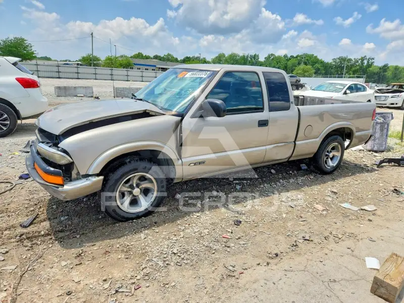 2000 Chevrolet S10 фото