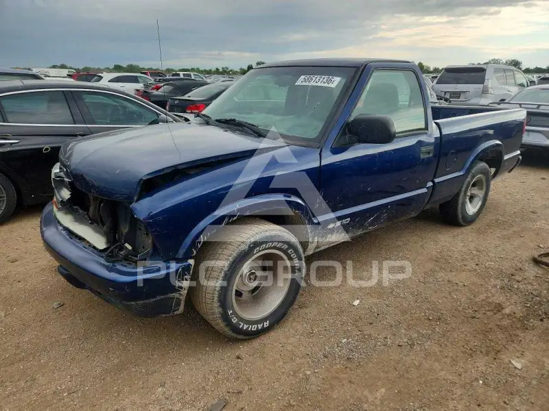 2000 Chevrolet S10 photo