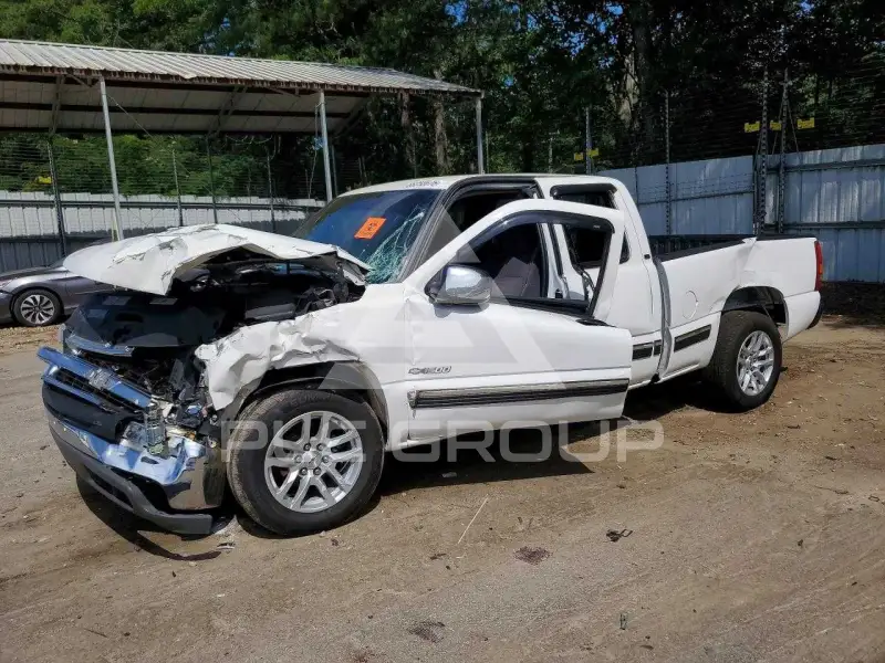 2000 Chevrolet Silverado photo