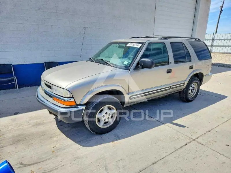 2000 Chevrolet Blazer photo