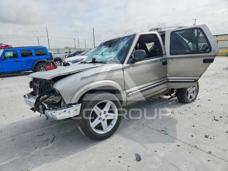 2000 Chevrolet Blazer photo