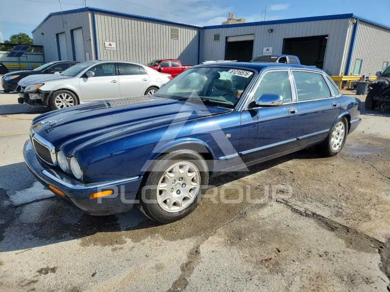 2000 Jaguar XJ photo