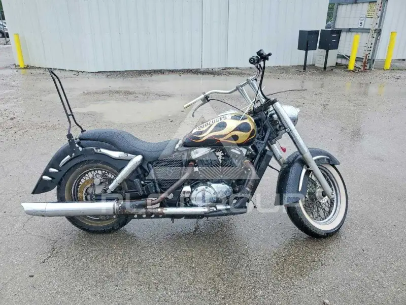2000 Honda VT photo