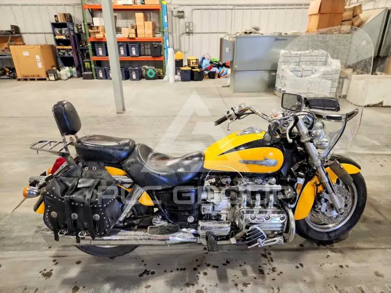 2000 Honda GL photo
