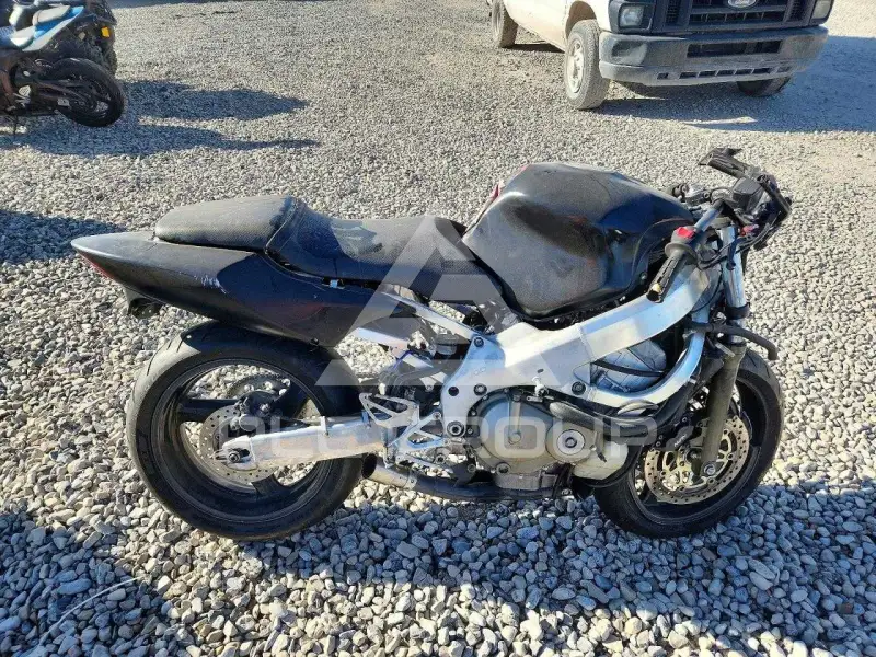 2000 Honda CBR photo