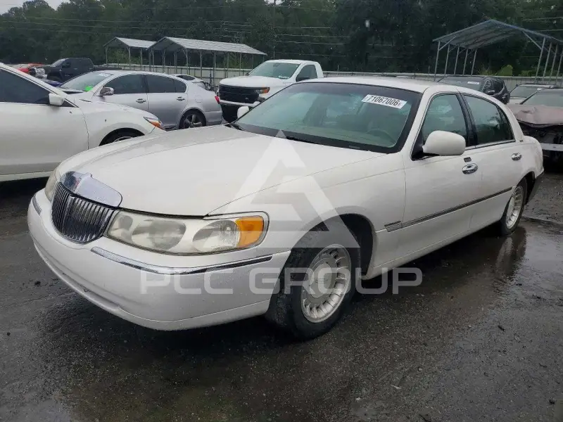2000 Lincoln Town фото