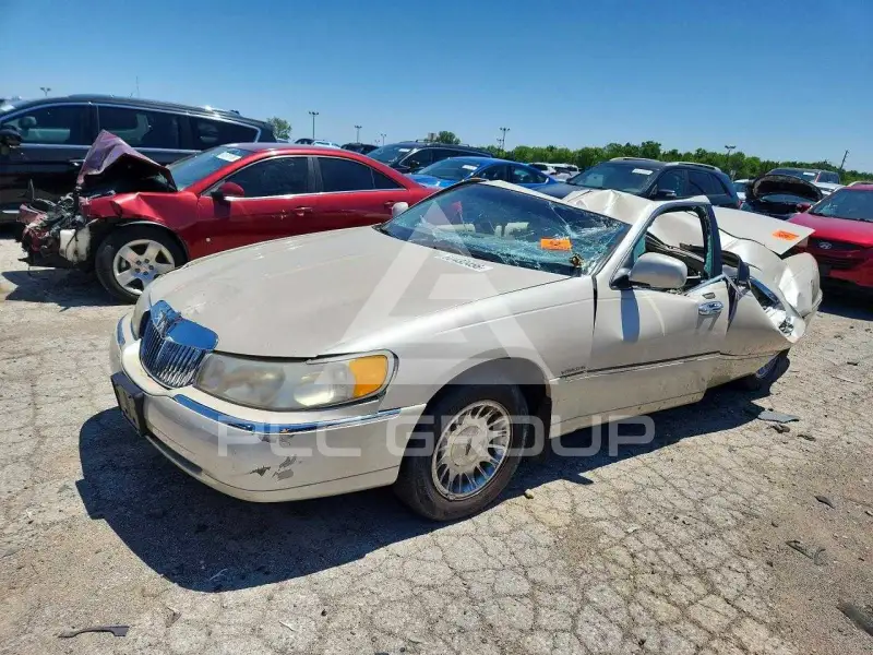 2000 Lincoln Town фото