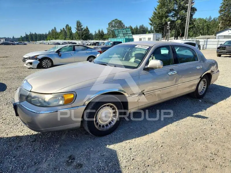 2000 Lincoln Town фото