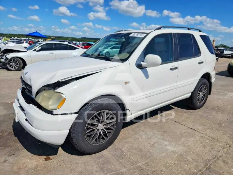 2000 Mercedes Benz ML-Class photo