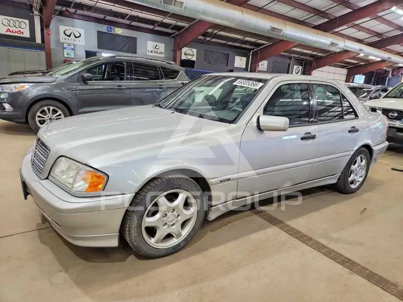 2000 Mercedes Benz C-Class photo