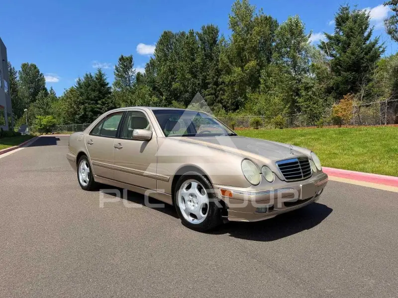 2000 Mercedes Benz E-Class photo