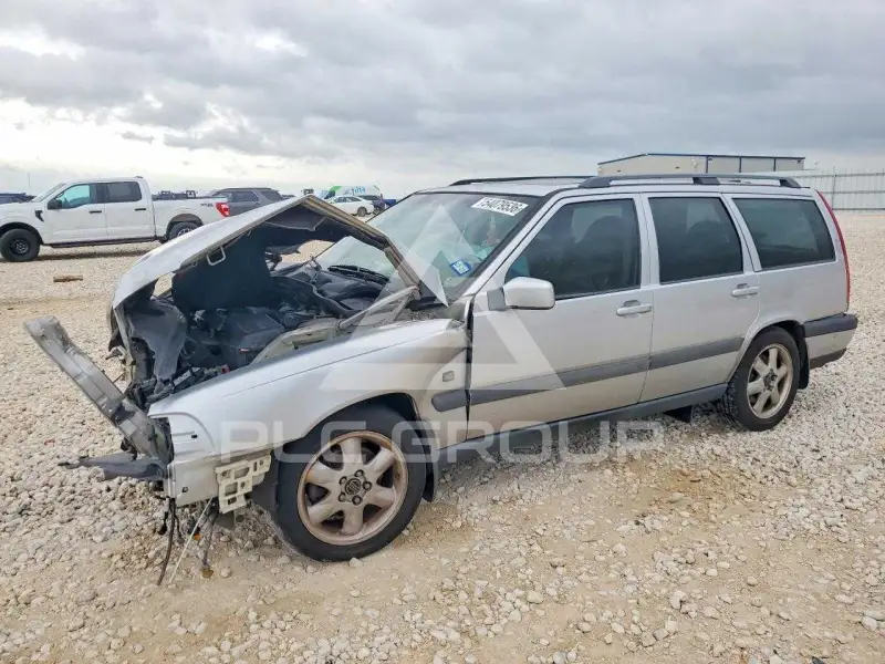 2000 Volvo V70 photo