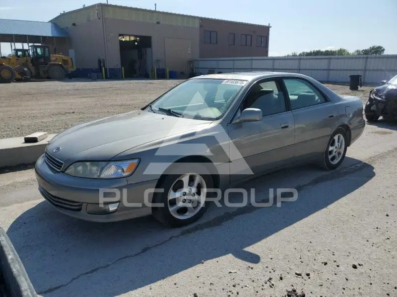 2000 Lexus ES300 photo