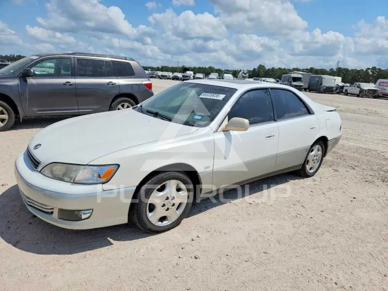 2000 Lexus ES300 photo