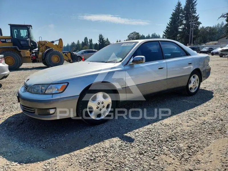 2000 Lexus ES300 photo