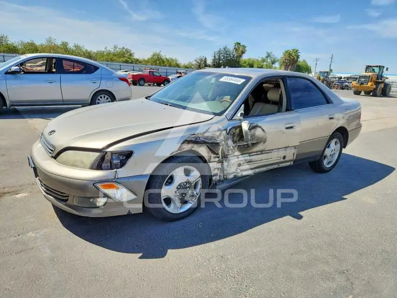 2000 Lexus ES300 photo