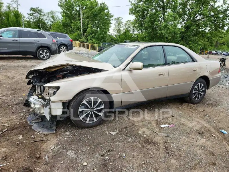 2000 Lexus ES300 photo