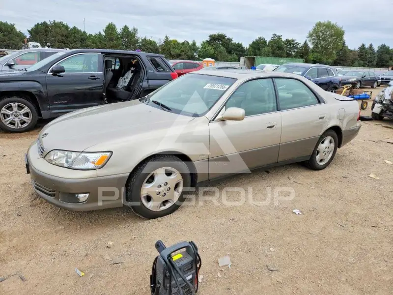 2000 Lexus ES300 photo