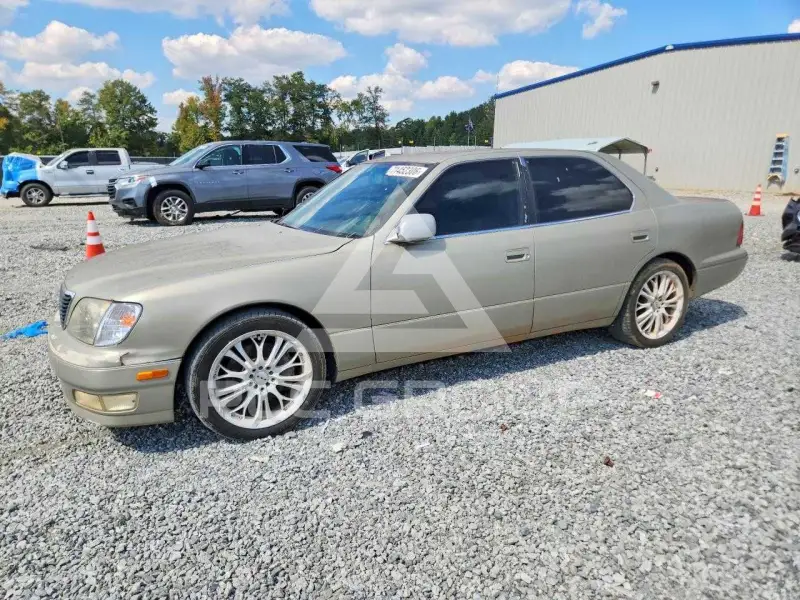 2000 Lexus LS photo
