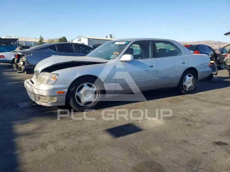 2000 Lexus LS400 photo