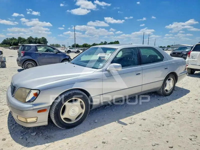 2000 Lexus LS photo