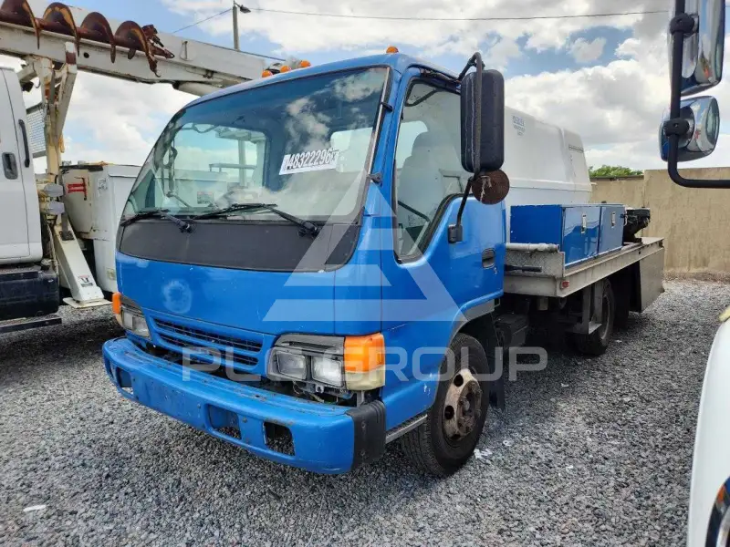 2000 Isuzu NPR фото