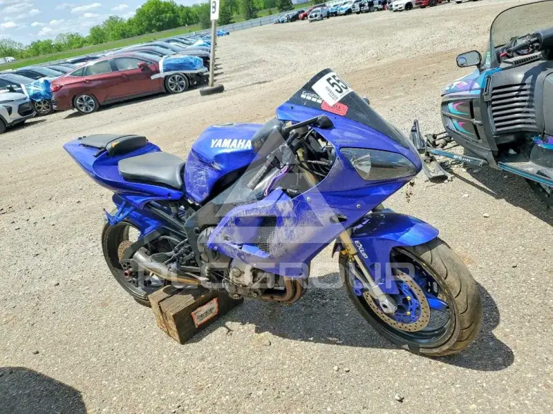 2000 Yamaha YZF1000 photo