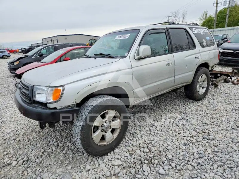 2000 Toyota 4 RUNNER photo