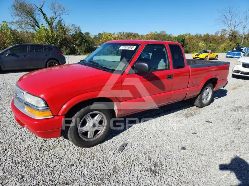 2001 Chevrolet S10 photo