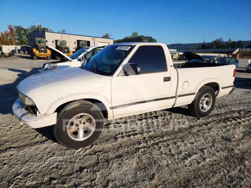2001 Chevrolet S10 photo