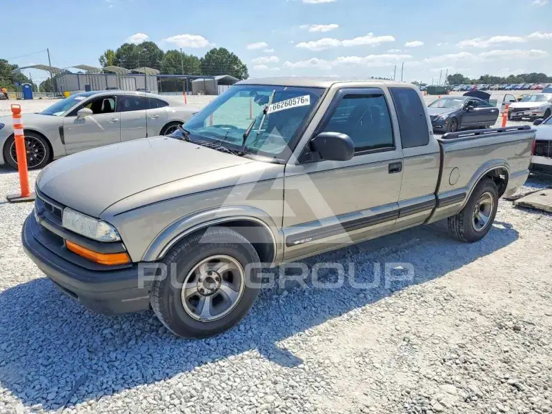2001 Chevrolet S10 photo