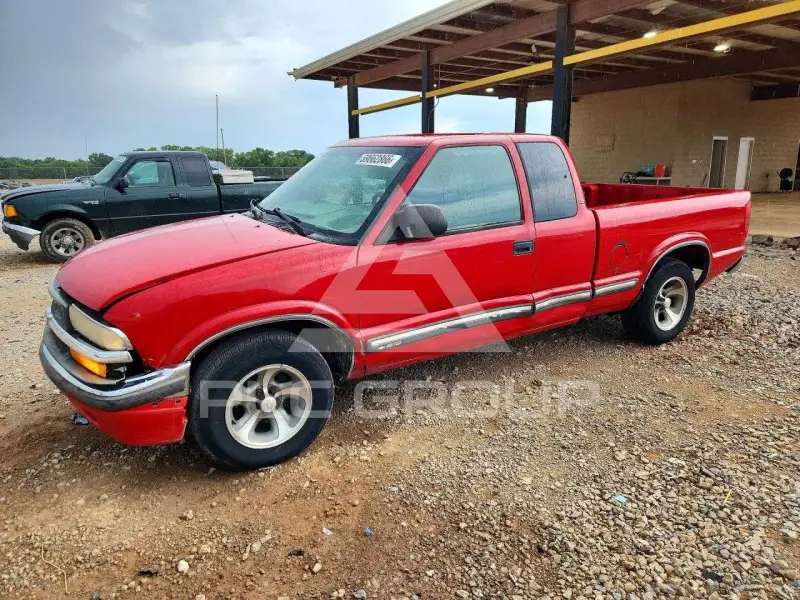 2001 Chevrolet S10 photo