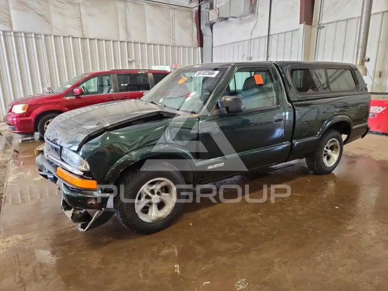 2001 Chevrolet S10 photo