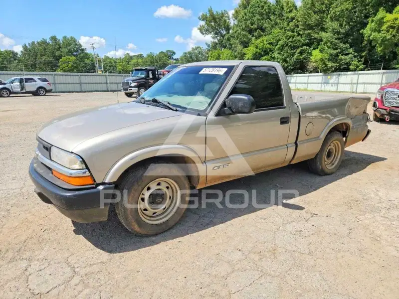 2001 Chevrolet S10 photo