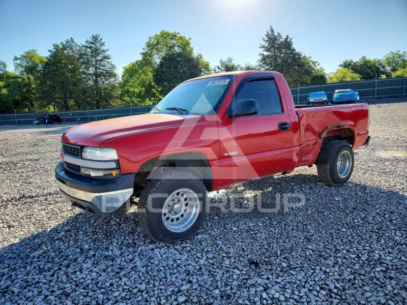 2001 Chevrolet Silverado photo