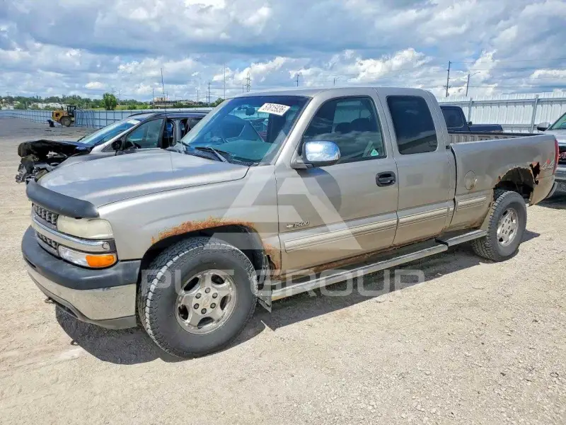 2001 Chevrolet Silverado photo