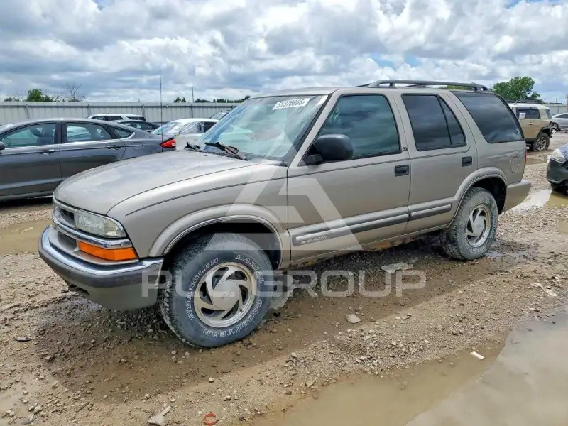 2001 Chevrolet Blazer photo