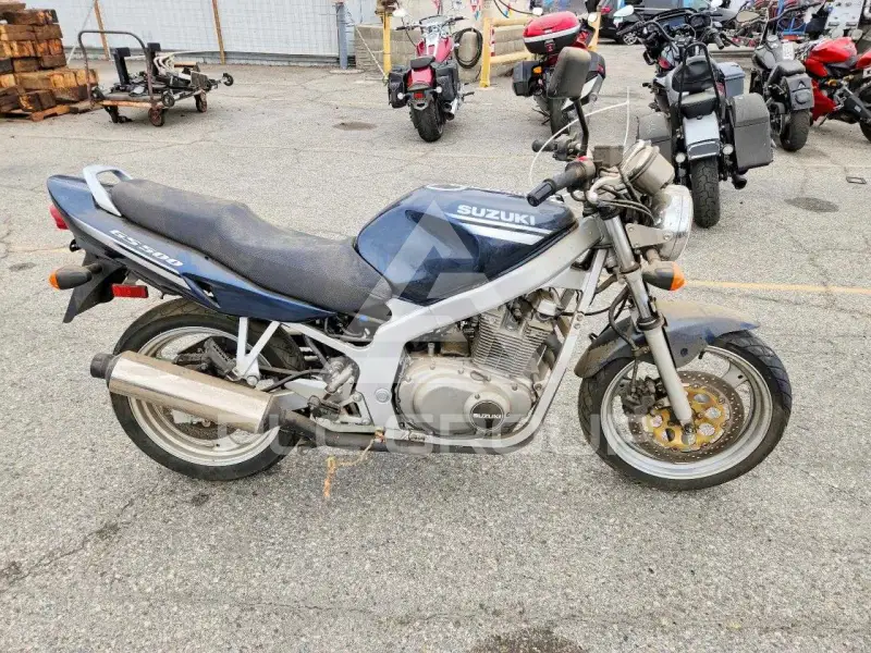 2001 Suzuki  фото