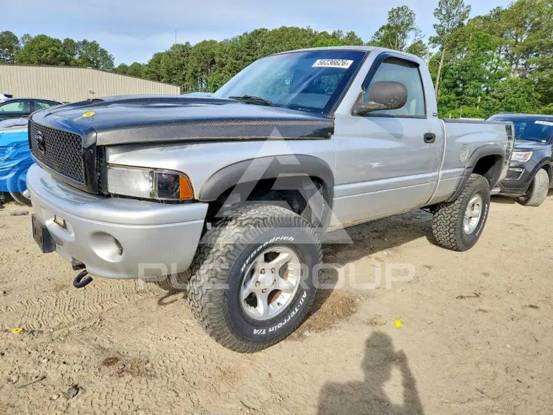 2001 Dodge RAM photo