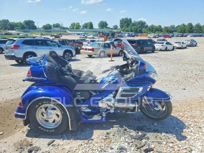 2001 Honda GL photo
