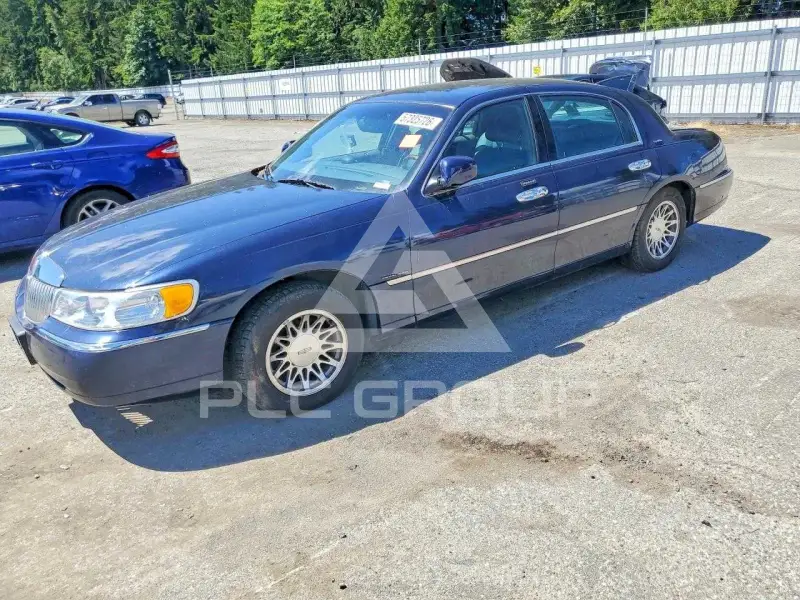 2001 Lincoln Town фото
