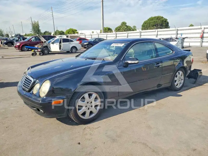 2001 Mercedes Benz CLK фото