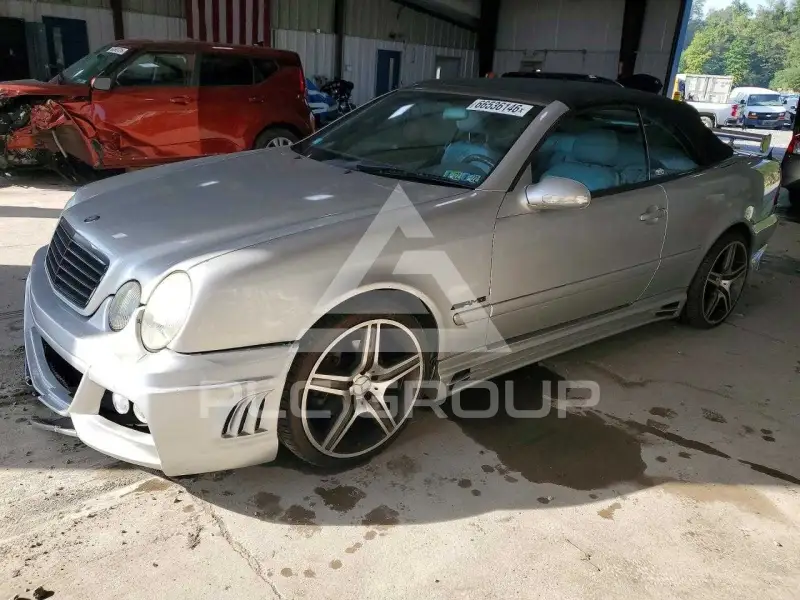 2001 Mercedes Benz CLK photo
