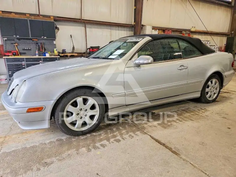 2001 Mercedes Benz CLK фото