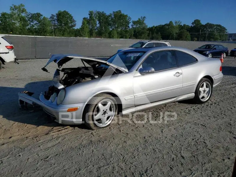 2001 Mercedes Benz CLK фото