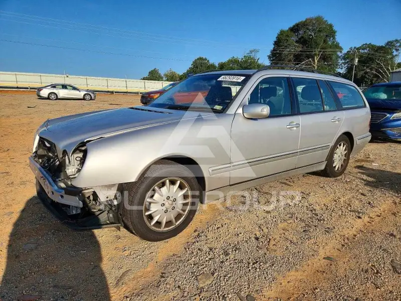 2001 Mercedes Benz E-Class photo