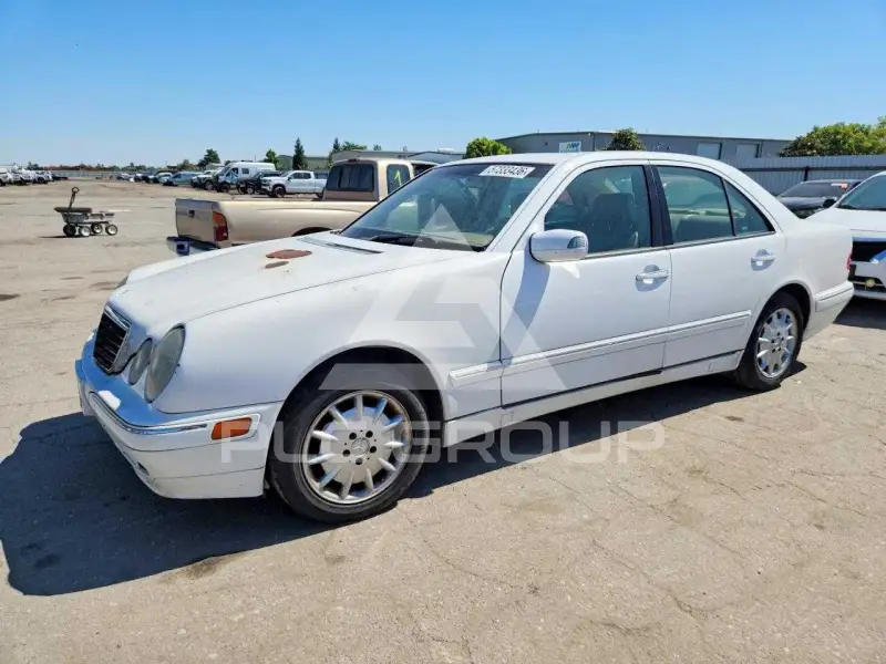 2001 Mercedes Benz E-Class photo