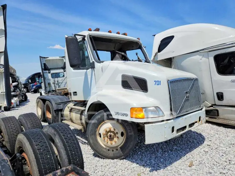 2001 Volvo  photo
