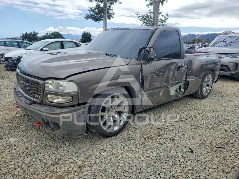 2001 GMC Sierra photo
