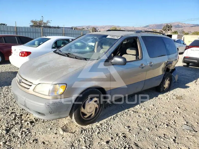 2001 Toyota SIENNA фото